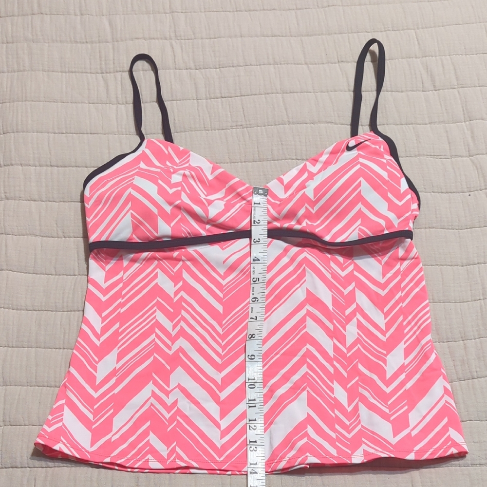 Nike size 14 Chevron Pattern Salmon Pink & White Tank Top